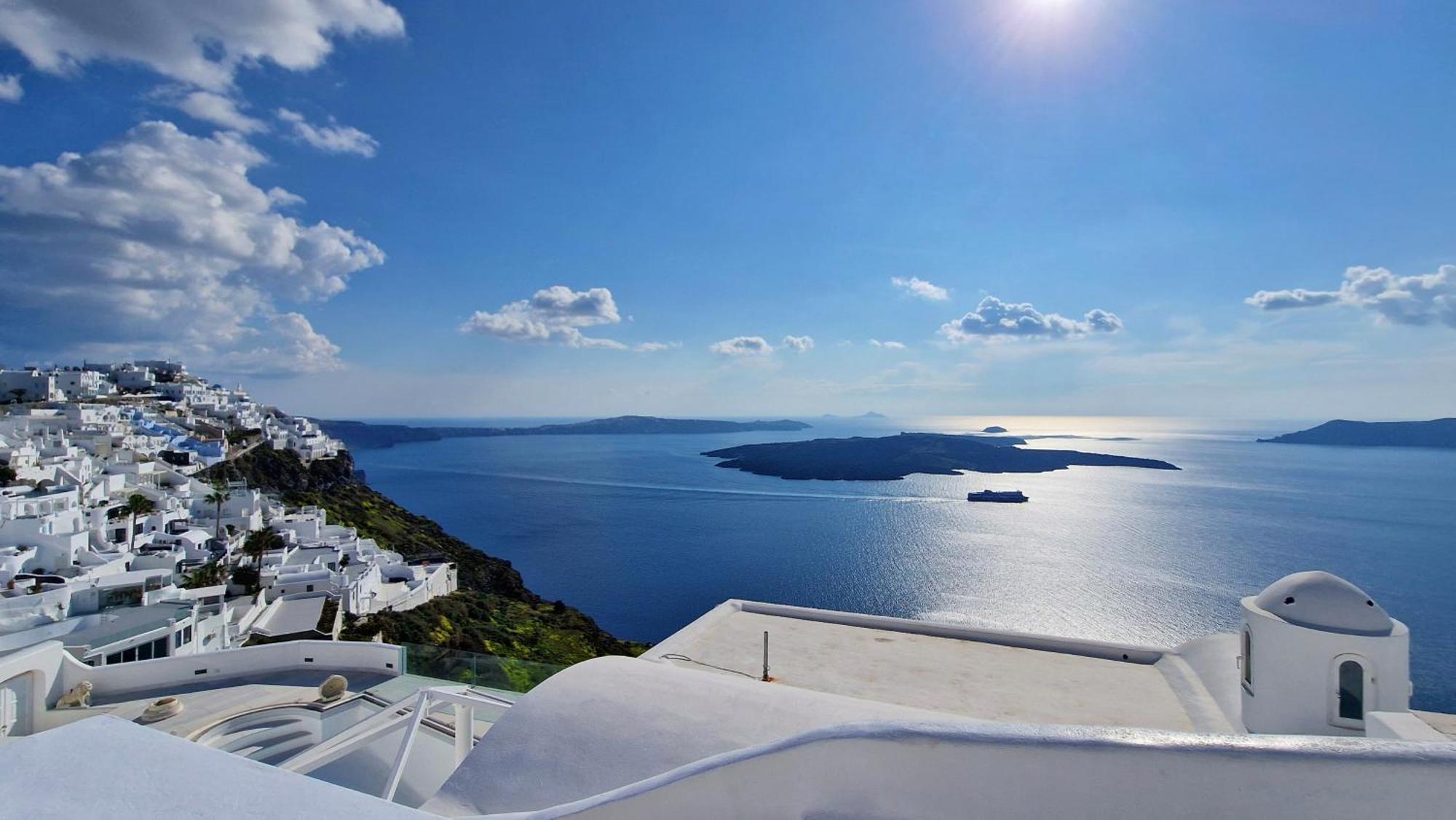 Karpimo Horizon - Caldera View With Private Hot Tub Villa Firostefani Eksteriør billede