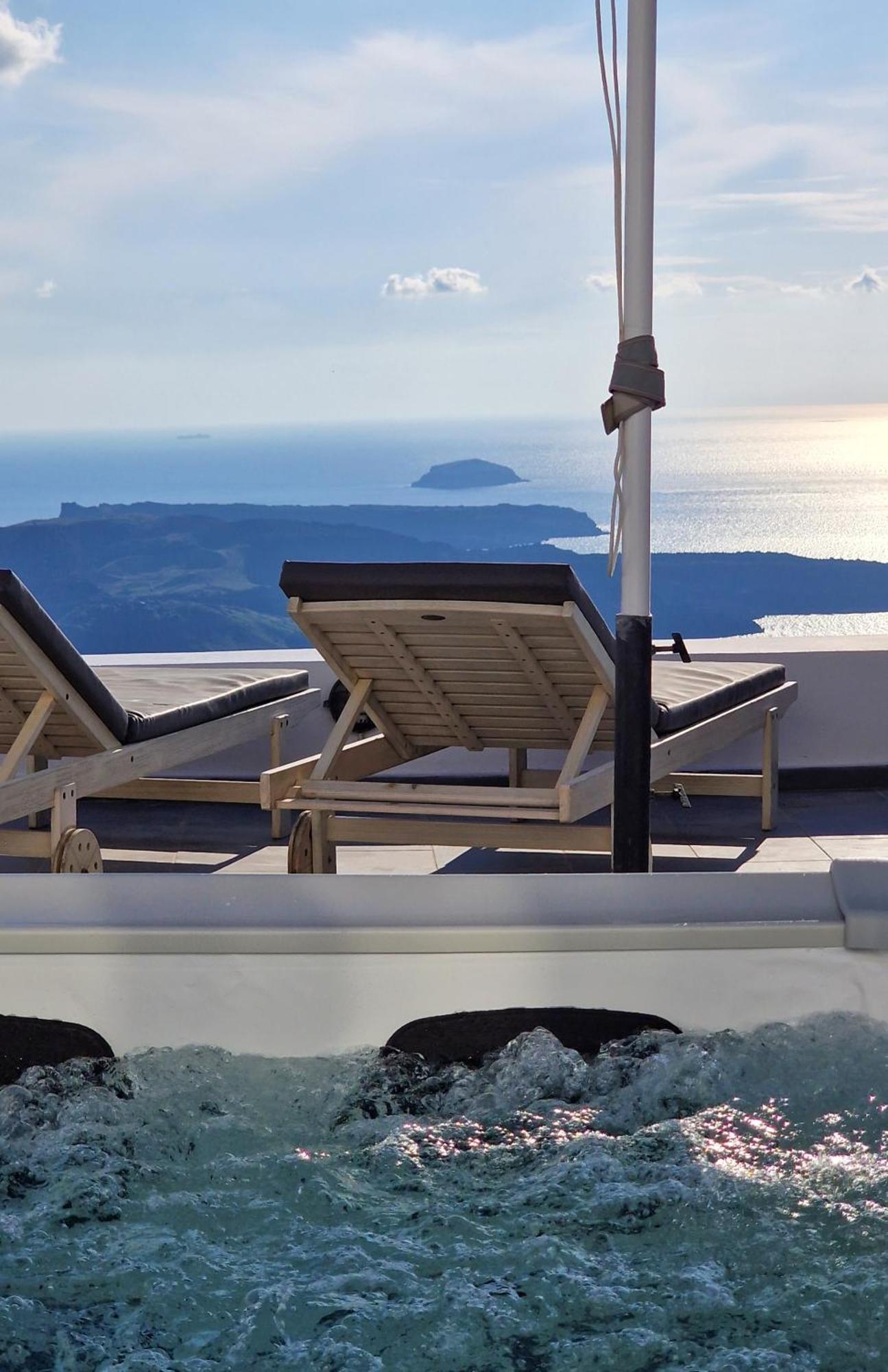 Karpimo Horizon - Caldera View With Private Hot Tub Villa Firostefani Eksteriør billede