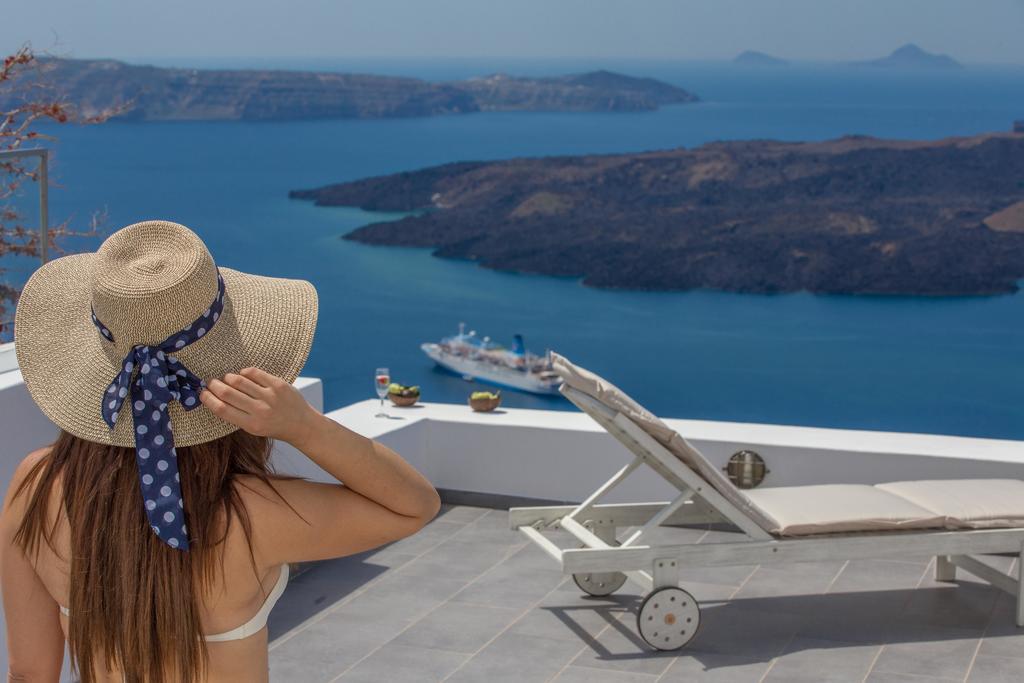 Karpimo Horizon - Caldera View With Private Hot Tub Villa Firostefani Eksteriør billede