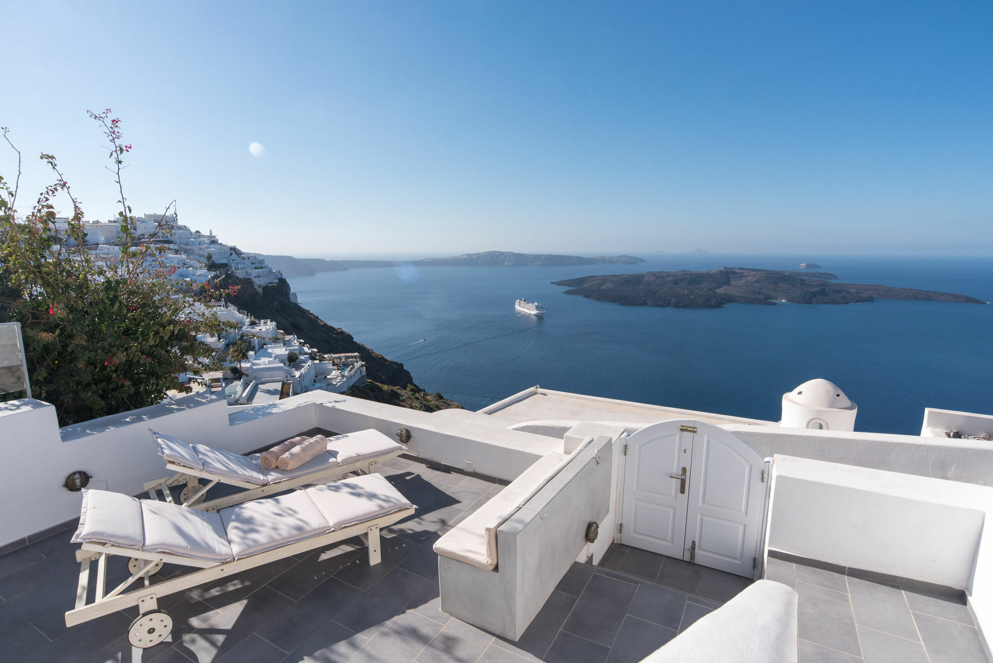 Karpimo Horizon - Caldera View With Private Hot Tub Villa Firostefani Eksteriør billede