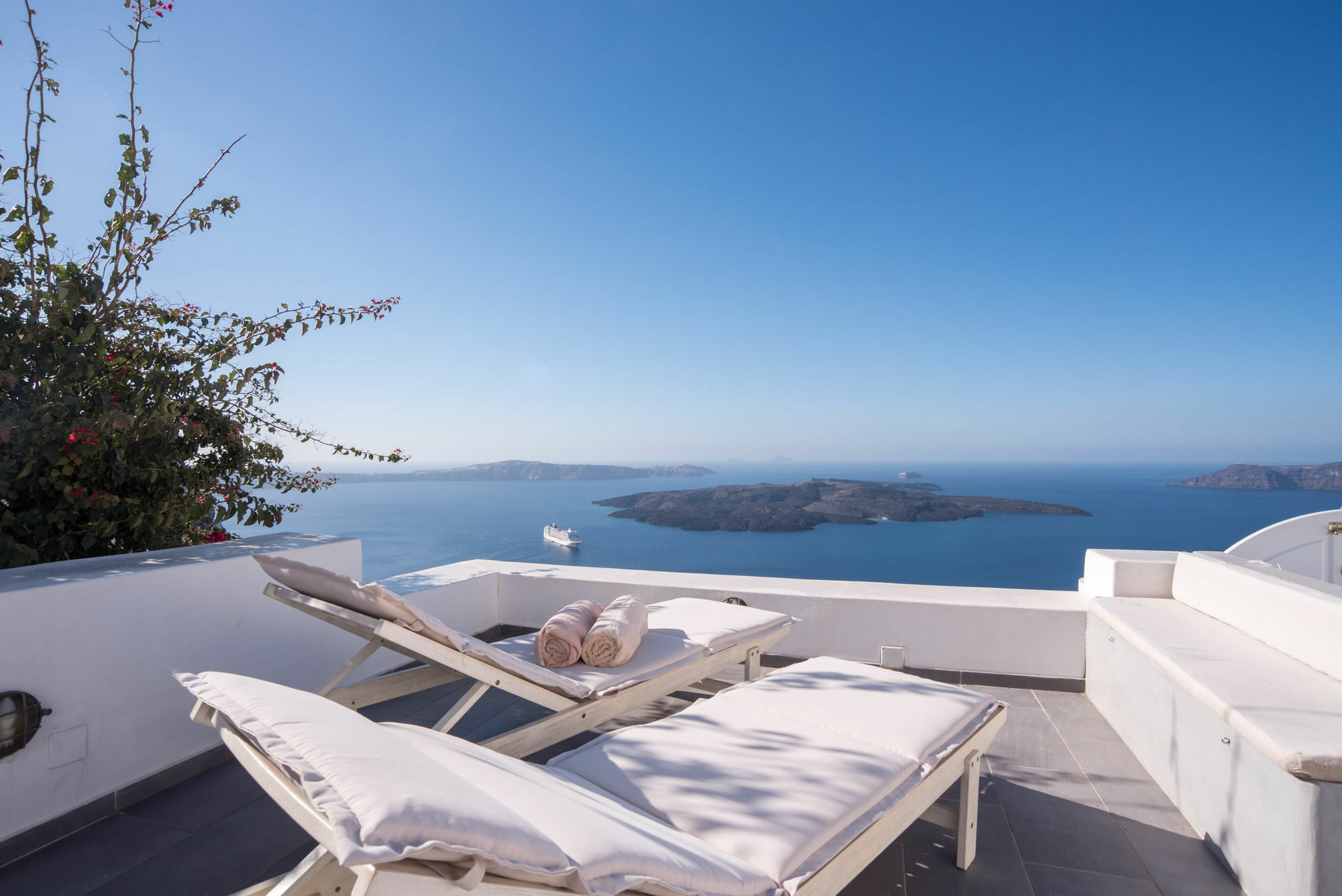Karpimo Horizon - Caldera View With Private Hot Tub Villa Firostefani Eksteriør billede